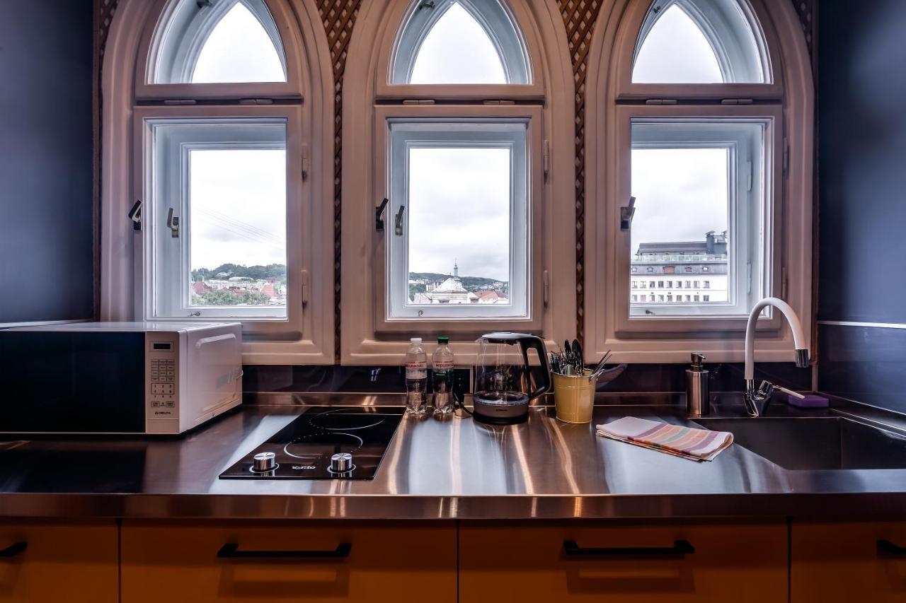 Leogrand Apartments On Kniazia Romana 6 Lviv Exterior photo