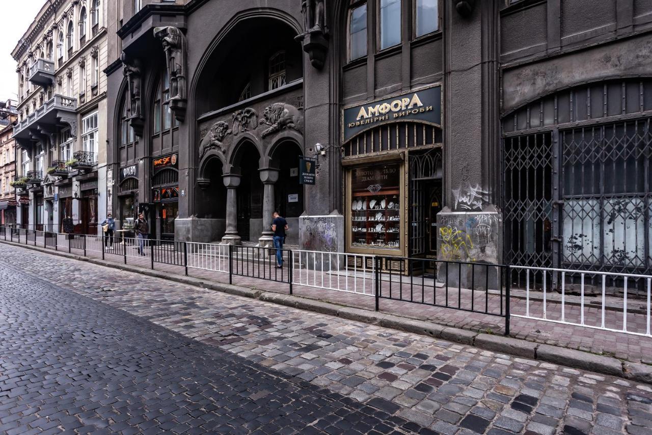 Leogrand Apartments On Kniazia Romana 6 Lviv Exterior photo