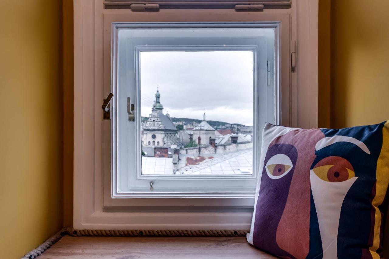 Leogrand Apartments On Kniazia Romana 6 Lviv Exterior photo