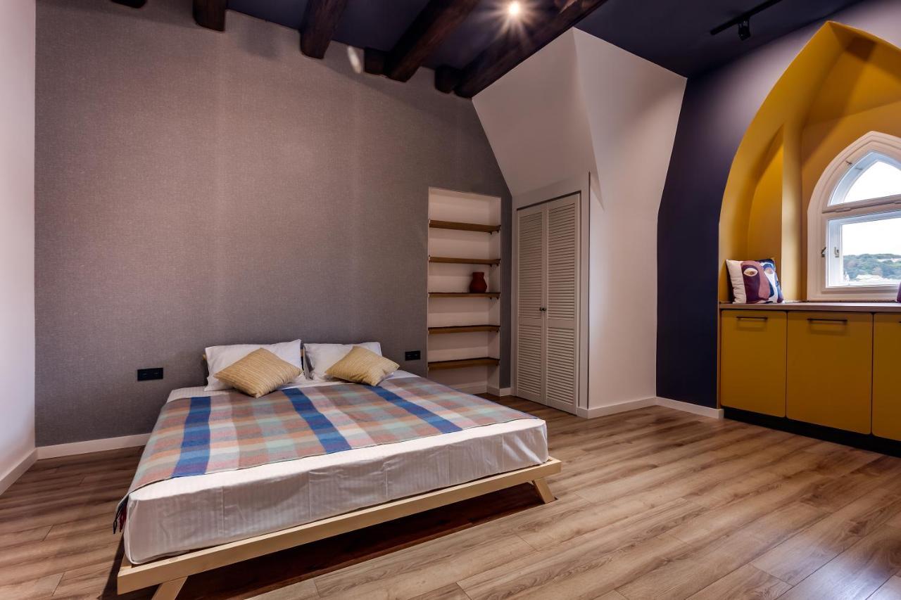 Leogrand Apartments On Kniazia Romana 6 Lviv Exterior photo